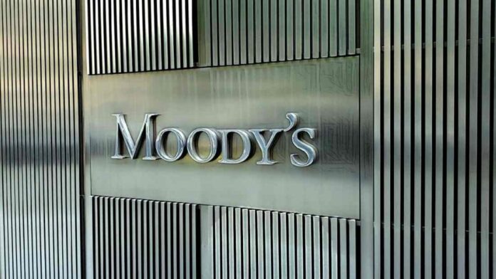 Moody’s advierte presión fiscal por deuda y bajo crecimiento en México