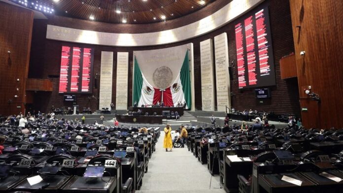 Diputados dan luz verde a ley para reducir el uso de efectivo en México